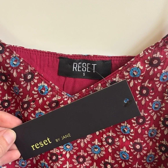 Reset Women's Floral Camisole in Burgundy (fits s/m) - Picture 3 of 3